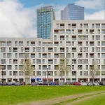 Apartment With Balcony In The Wola District Of Warsaw By Noclegi Renters