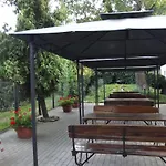 Dedek Park - Historyczny Dworek W Pieknym Parku Skaryszewskim Obok Stadionu Narodowego
