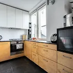 Oomph Warsaw Central Elegant Apartment