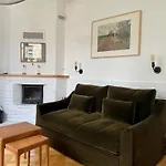 Chic Apartment In Vibrant Area - National Stadium - Saska Kepa