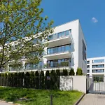 Boutiq Park Elegant Apartment With Parking By Renters