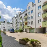 Family Apartment In Warsaw With 3 Bedrooms & Ac Near Metro Stoklosy By Noclegi Renters