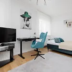 Bright Studio Glowackiego For 2 People In Warsaw By Noclegi Renters
