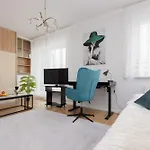 Bright Studio Glowackiego For 2 People In Warsaw By Noclegi Renters