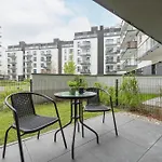 Przytulny Apartament Z Parkingiem I Tarasem W Warszawie By Rent Like Home