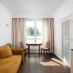 Wiktorska Standard Apartment