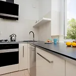 Beautiful & Modern Apartment Near The City Center By Noclegi Renters