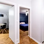Elegant, Comfortable In The Heart Of Warsaw!