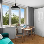 Studio Muranow II By Esteum Host