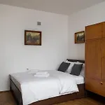 Old Town 3-Bedroom Apartment