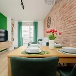 Industrial Apartment With Parking Fort Wola By Noclegi Renters