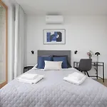 Exclusive And Modern Studios In Warsaw With Air Conditioning And Desk By Renters Prestige