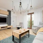 Apartament Przy Rzece Dla 2 Osob Z Parkingiem I Klimatyzacja W Warszawie By Rent Like Home