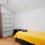 Golden Villa Saska Kepa