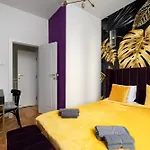 Golden Villa Saska Kepa