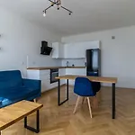 Cozy Renovated Apartment In Bielany Next To Subway