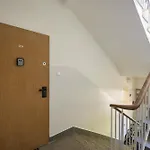 Przytulny I Tradycyjny Apartament Na Parterze W Centrum Warszawy By Noclegi Renters