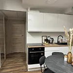A2 - Prince Room - Warsaw City Haven - Two Shared Bathrooms