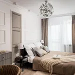 Stunning 2-Br Apartament Palace In The Window, Air-Conditioning 500M To Central Station