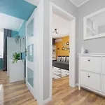 Apartament Na Alejach Jerozolimskich Przy Palacu Kultury I Nauki By Noclegi Renters