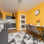 Apartament Na Alejach Jerozolimskich Przy Palacu Kultury I Nauki By Noclegi Renters