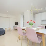 Przytulny Apartament Z Balkonem I Klimatyzacja By Noclegi Renters