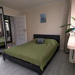 Sunny 3-Room Appartement, Near National Stadium