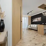 Herbu Oksza Elegant Apartment With Parking By Noclegi Renters