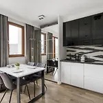 Labo Apartment Brylowska By Expo XXI