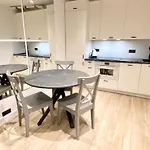 Nice To Host You - Old Town Apartment