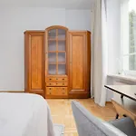 Elegant Filtry Apartment With Parking In Warsaw By Noclegi Renters