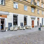 Nowoczesny Apartament Przy Alejach Solidarnosci W Warszawie By Rent Like Home