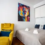 Close-Golden Apartments - City Center - Zurawia