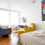 Close-Golden Apartments - City Center - Zurawia