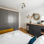 Burgaska 3-Bedroom Apartment