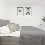 Elegant Grey Apartment Wspolna Srodmiescie In Warsaw By Noclegi Renters