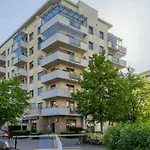 Spacious Apartment With Parking And Balcony By Noclegi Renters