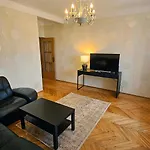 City Centre 3-Bedroom Comfort Apartment