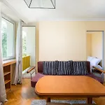 Saska Kepa Standard Apartment