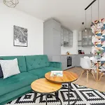Wyjatkowy Apartament Z Parkingiem W Warszawie By Rent Like Home