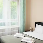 Aleja Krakowska Homely Apartment