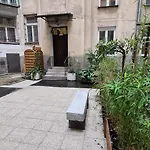 Paryskie Studio W Sercu Warszawy