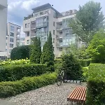 Happy Apartments