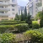 Happy Apartments