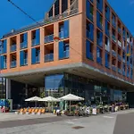 Modern & Bright Konesera Apartment Near To Pge National Stadium By Noclegi Renters