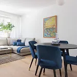 Downtown Apartment Near River By Rentujemy