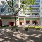 Modern & Spacious Apartment With Balcony And Parking By Noclegi Renters