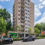 Komfortowy Apartament W Warszawie Z Dwiema Sypialniami Blisko Rzeki By Rent Like Home