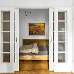 Stylish Apartment On Saska Kepa