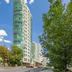 Cozy Apartment With Terrace Room Near Warszawa Zachodnia By Noclegi Renters